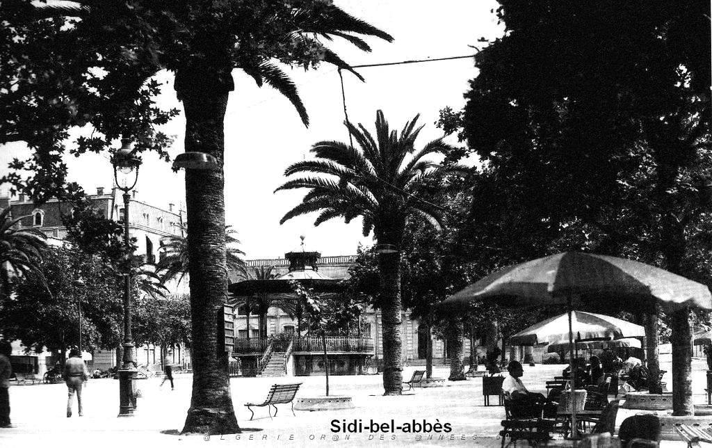 Sidi-bel-abbes - Kiosque 06.JPG